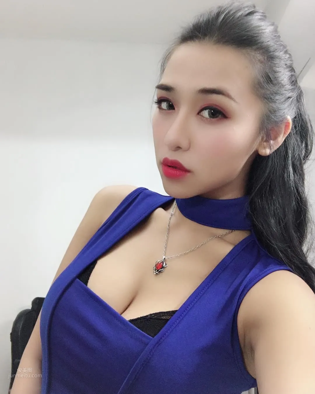 Aqq Cami, Long-Legged Hot Model with a Dazzling Look Is So Charming photo 14