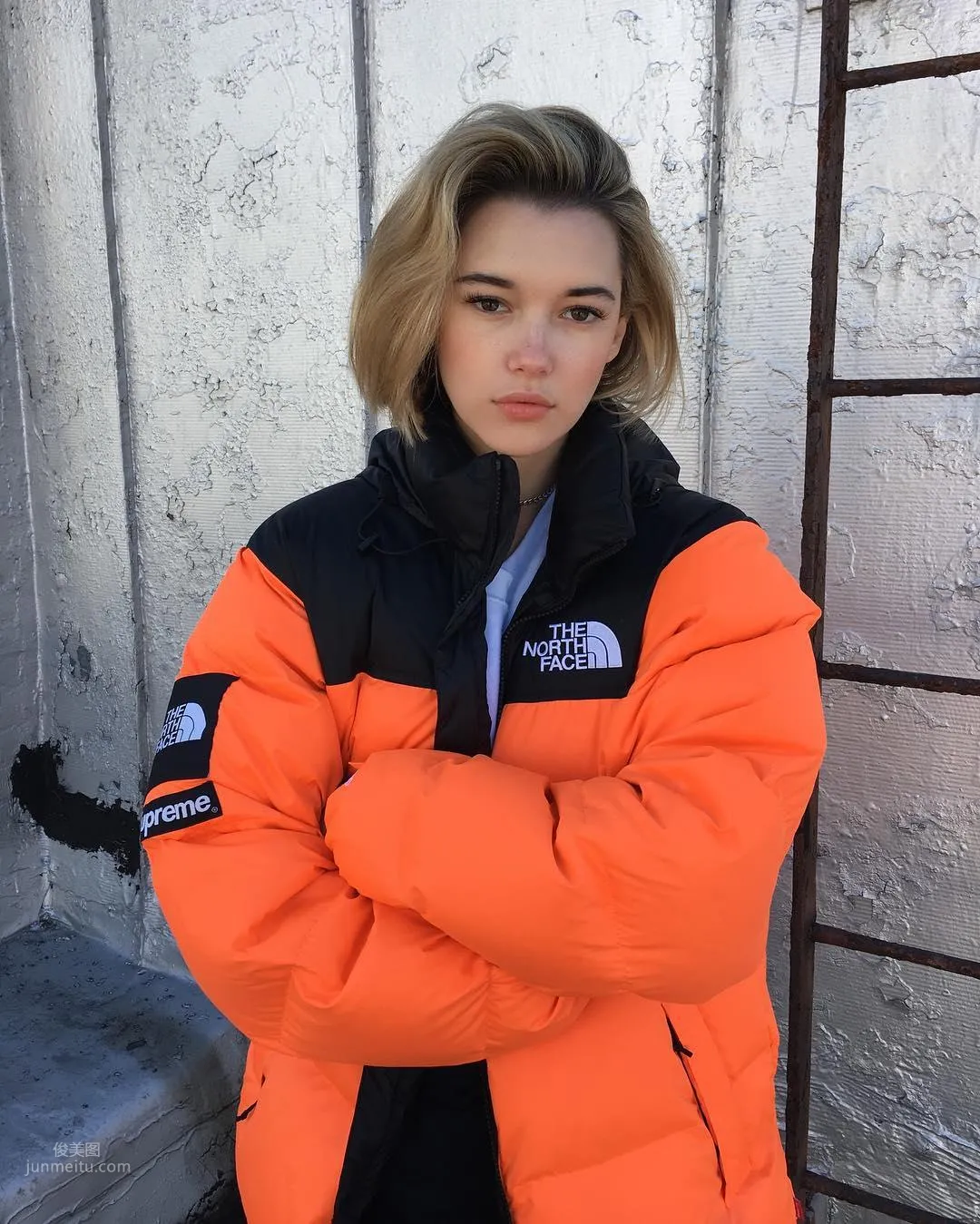 Sarah Snyder, The Beauty Who Captivated Male Stars, the "Thief" photo 12