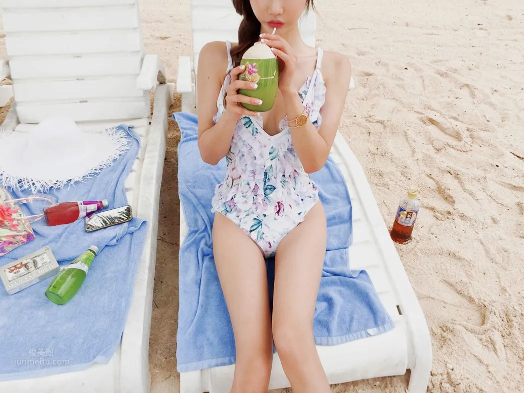 Son Yoon Joo - 2018 Swimsuit Collection Series 2 photo 90