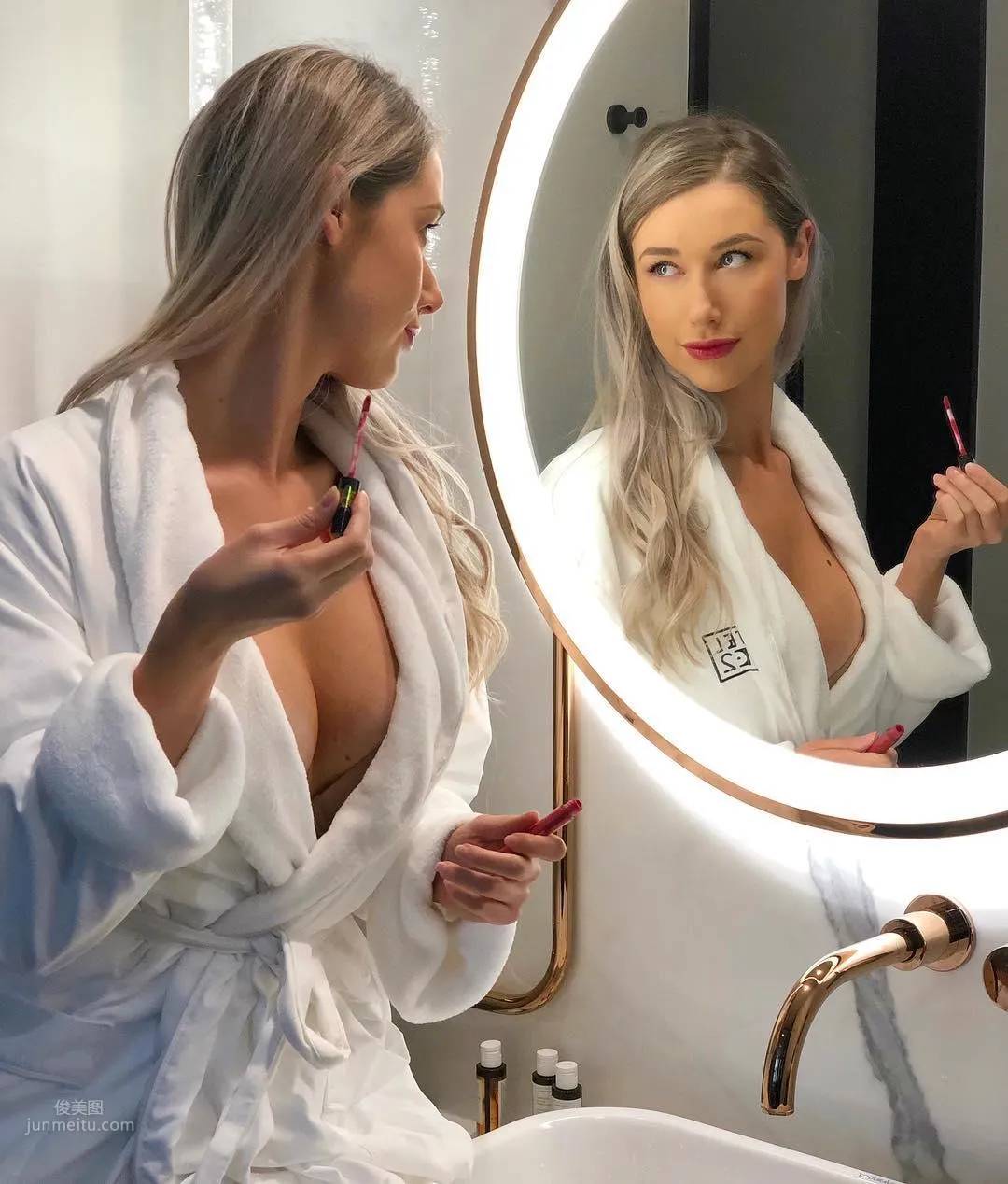 Noelle Foley, Tall 10-Head Body Beauty with Outstanding Elegance photo 29