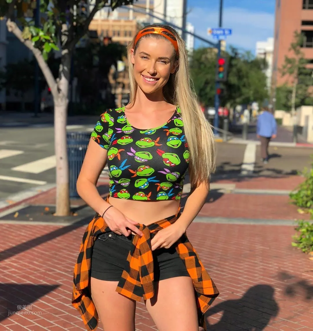 Noelle Foley, Tall 10-Head Body Beauty with Outstanding Elegance photo 42