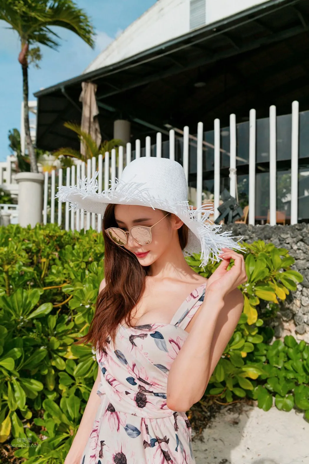 Son Yoon Joo - 2018 Swimsuit Collection Series 2 photo 3