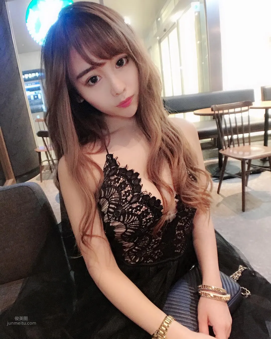 S-Shaped Taiwanese Girl Irene Huang, Loves Open-Chest Swimwear Most photo 19