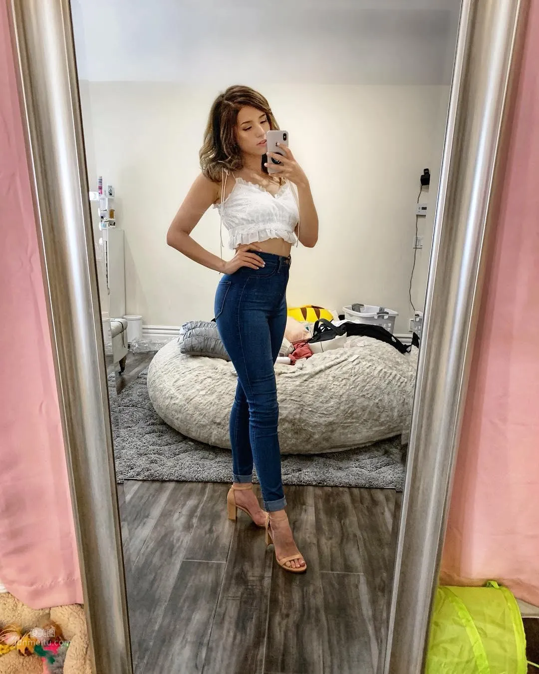 Pokimane: LOL photo 28