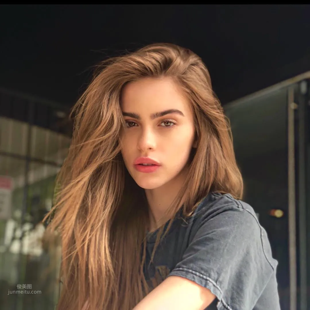 Bridget Satterlee- 馬背上長大的精英模特兒 9