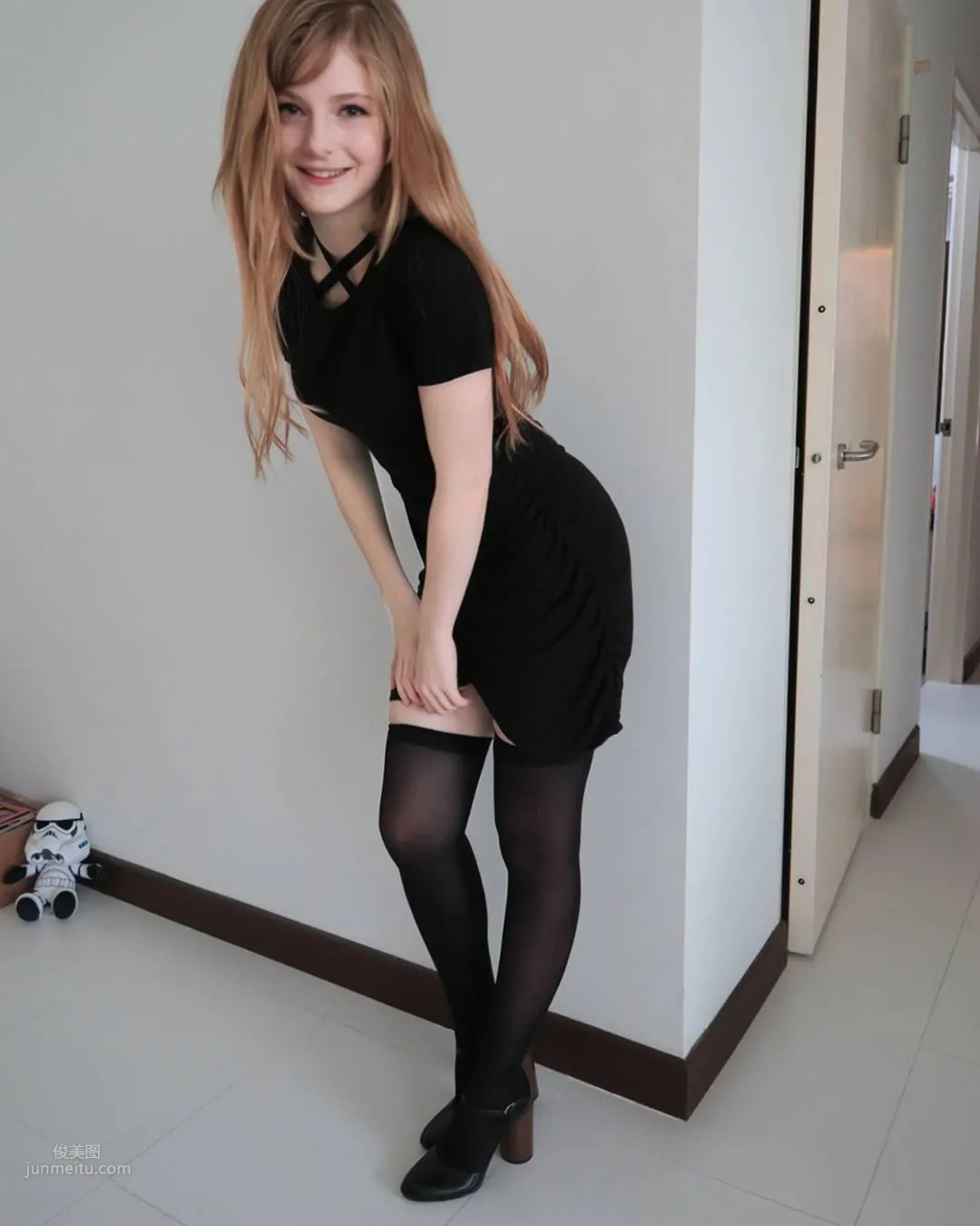 Ella Freya, So Divine! The Ethereal Charm of an Elf-Like Girl Is Too Dreamy photo 5