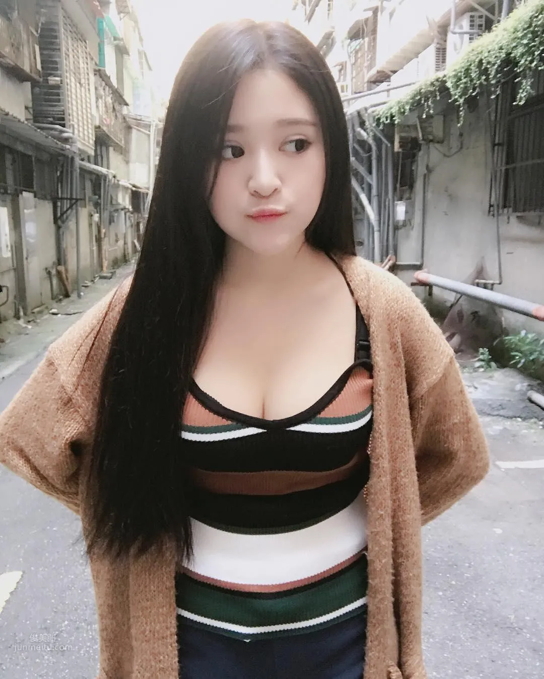Xie Youxin - Super Sweet and Cute Girl Stunning Debut photo 10