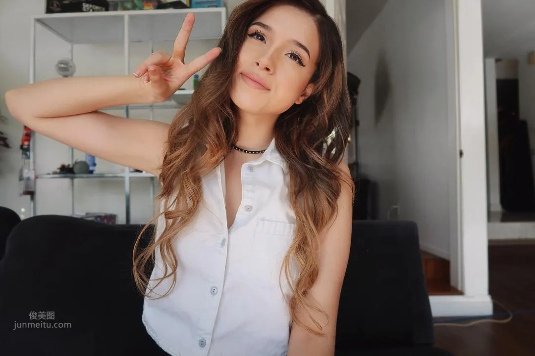 Pokimane: LOL photo 12