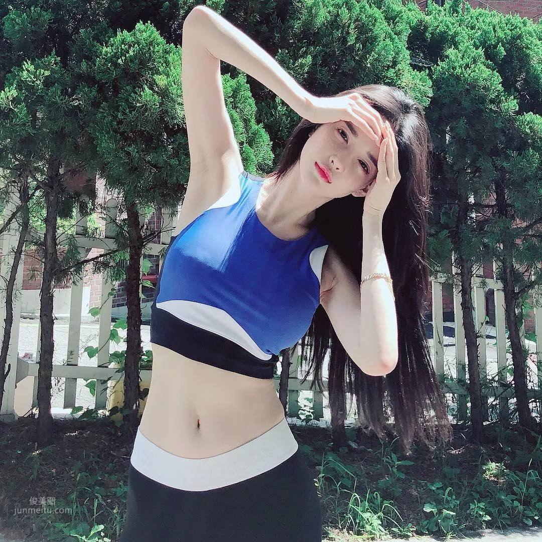 Ban Seo Jin- 南韓9頭身美腿美人兒 24