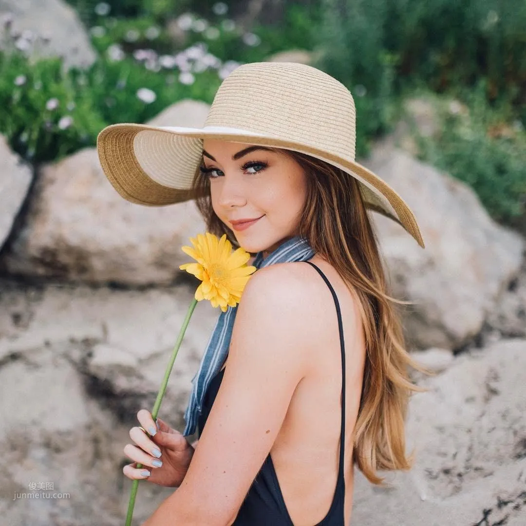 Meredith Foster- 美妝達人私房照 8
