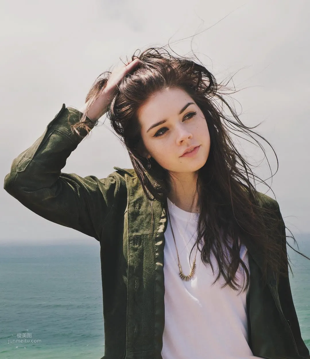 Elise Trouw - All-Around Beautiful Singer Also Has Good Looks photo 5