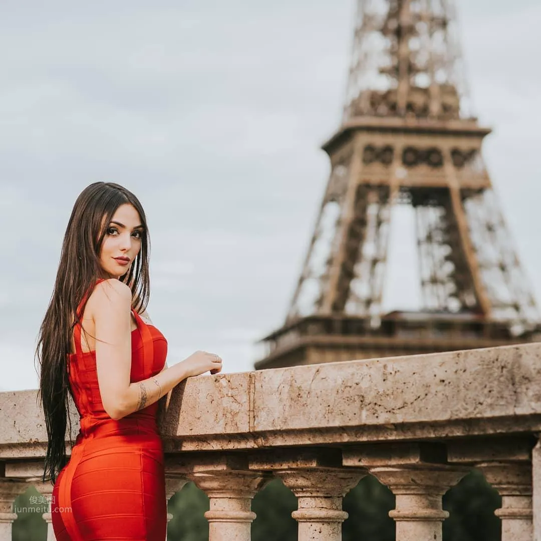 Nyvi Estephan - Brazilian Hot Esports Host photo 34