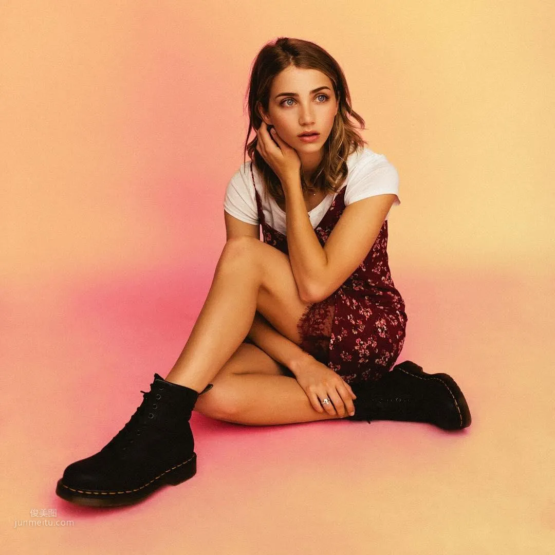 Emily Rudd: Photo Set 2024 photo 2