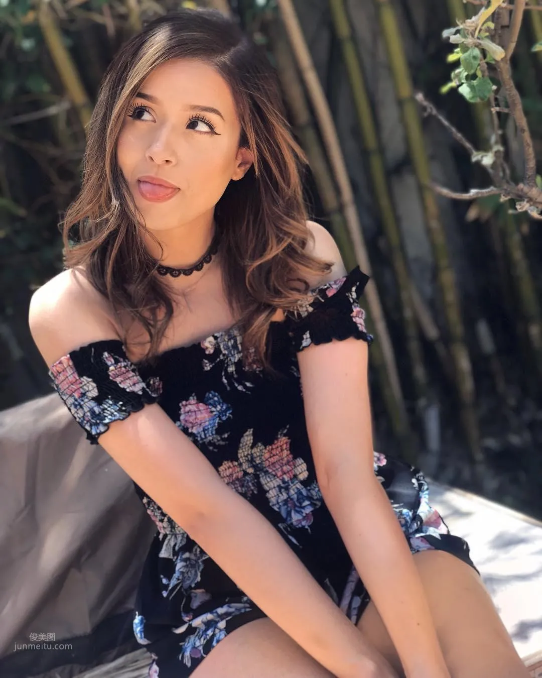 Pokimane: LOL photo 18