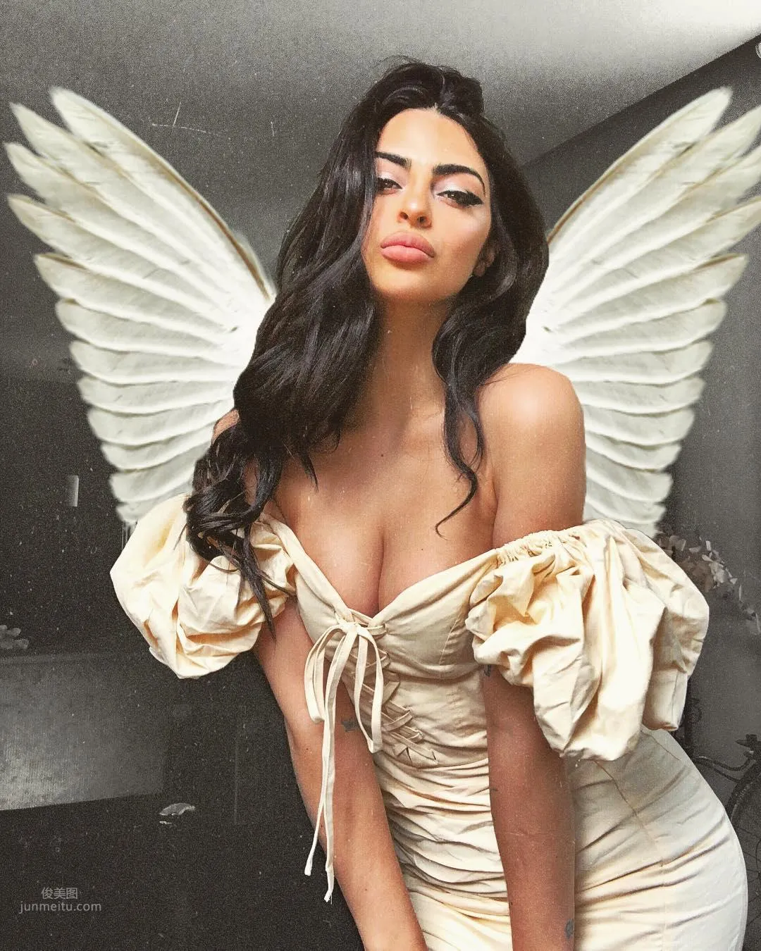 Newsha Syeh, Turkish Hottie Sexy Beautiful Photos photo 16
