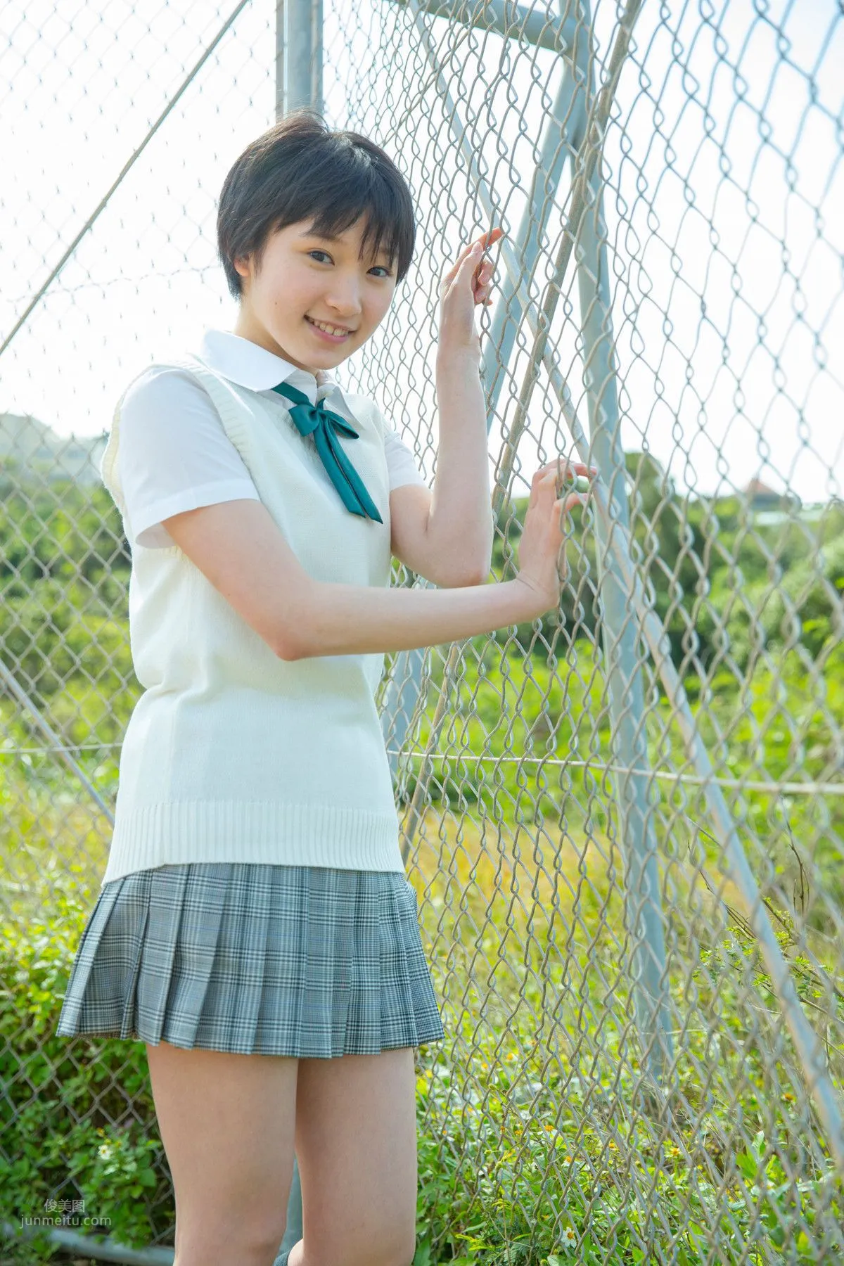 Karin Miyamoto / Karin Miyamoto [Hello! Project Digital Books] Vol.136 Photo Set photo 3