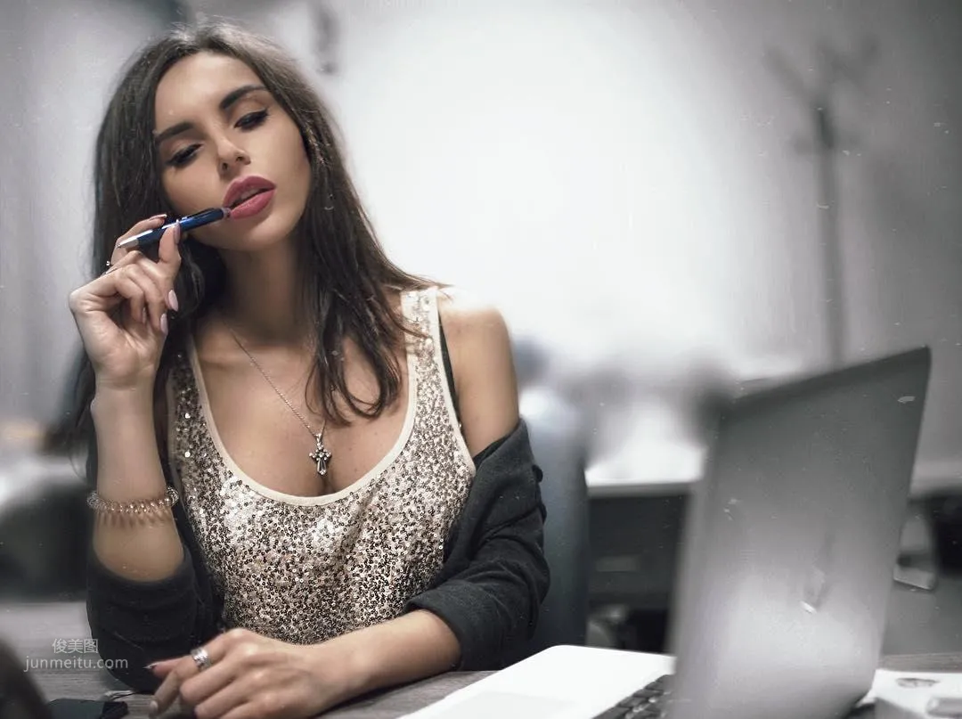Katerina Kostenko, Russian Girl Opens the Middle Lane, Roundness Exposed photo 7