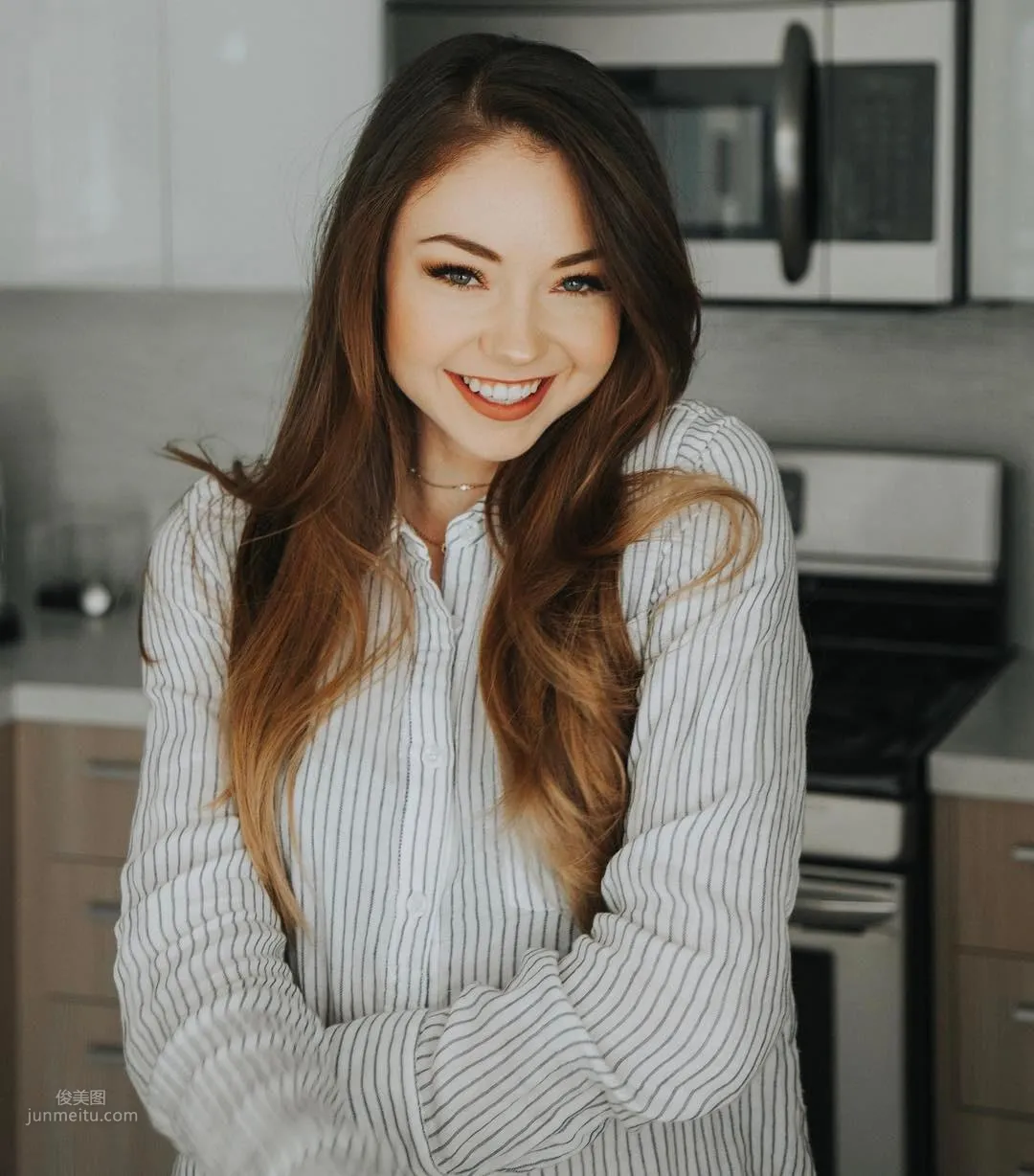 Meredith Foster- 美妝達人私房照 9