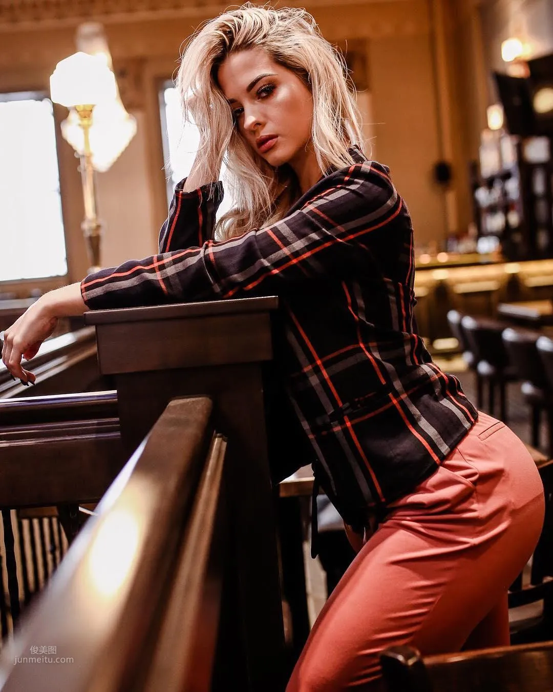 Ashley Resch: Model photo 64