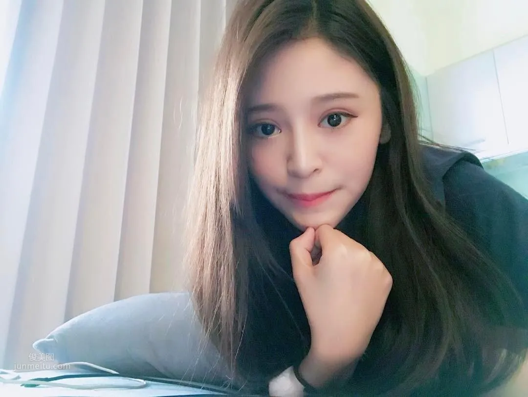 Xie Youxin - Super Sweet and Cute Girl Stunning Debut photo 13