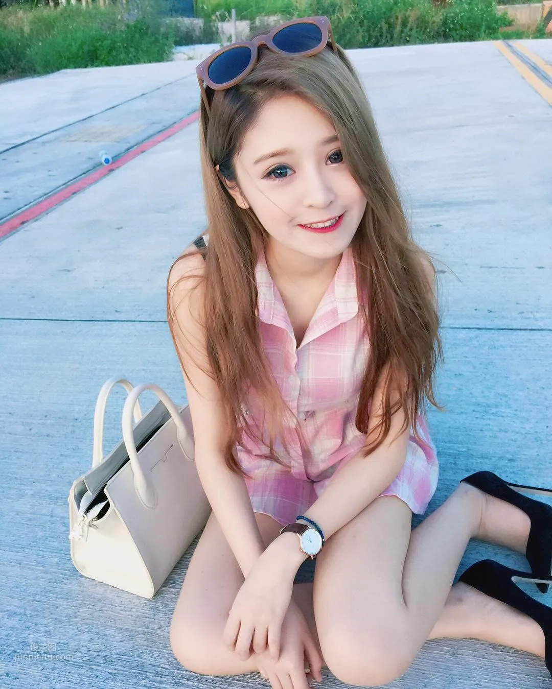 Xie Youxin - Super Sweet and Cute Girl Stunning Debut photo 6