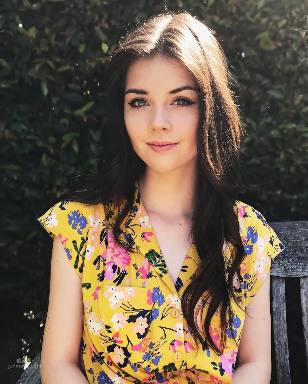 Elise Trouw - All-Around Beautiful Singer Also Has Good Looks photo 12
