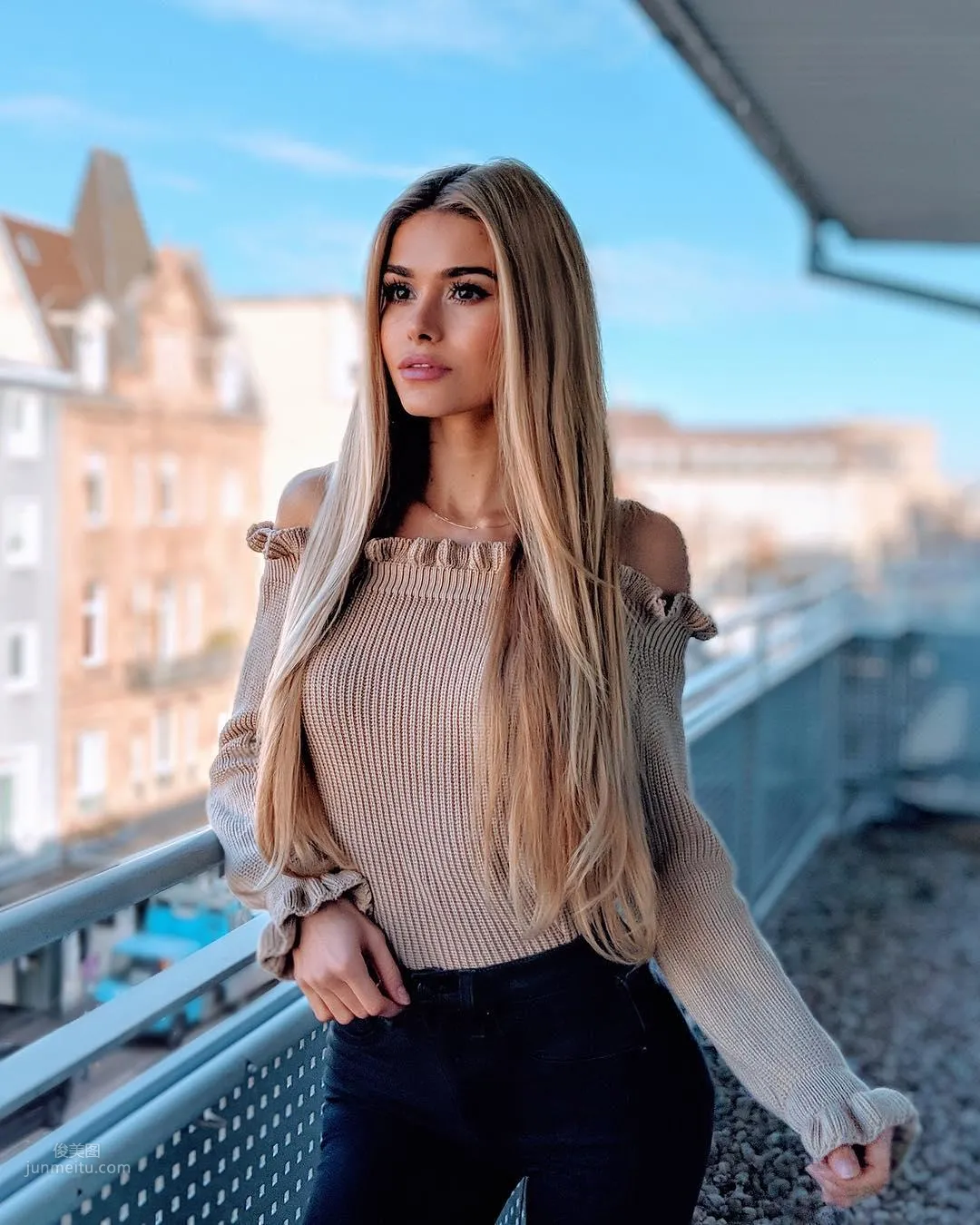 Pamela Reif, Germany's Number One Fitness Internet Celebrity Hot Girl photo 39