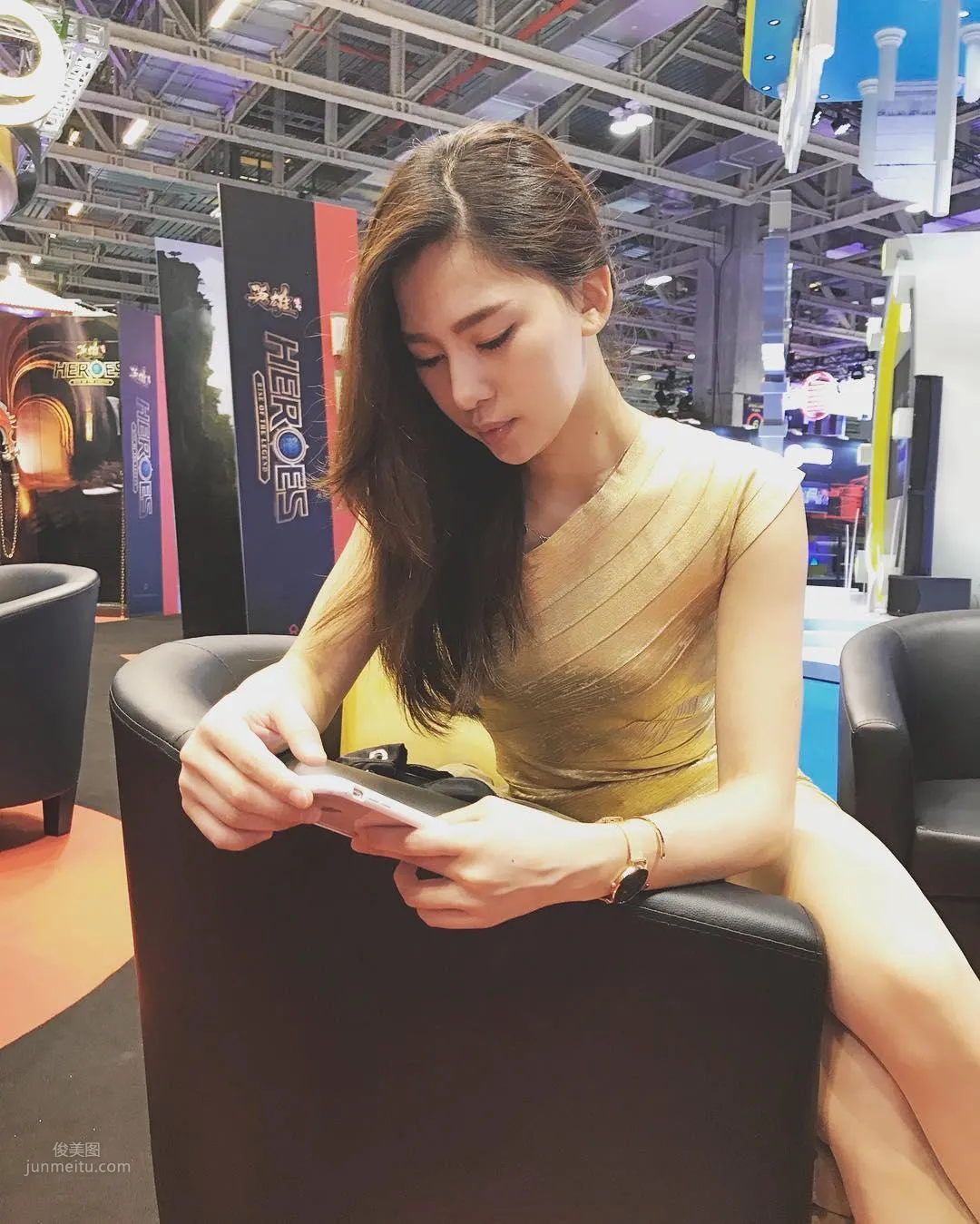 气质女神「Lynn 林昱」一双逆天长腿好吸睛_0