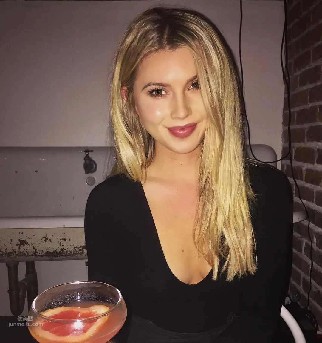 Lucy Robson, Britain's Sexiest Golfer photo 2