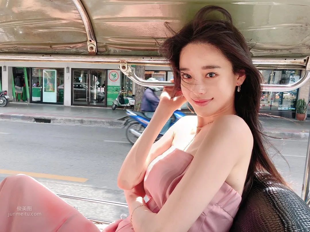 Ban Seo Jin- 南韓9頭身美腿美人兒 20