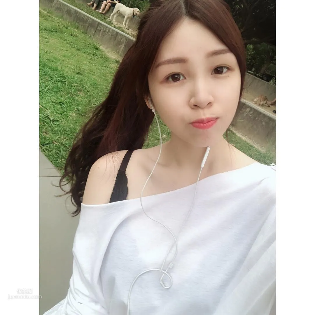Cai Youyou, Long-Legged Beauty Live Streamer photo 5