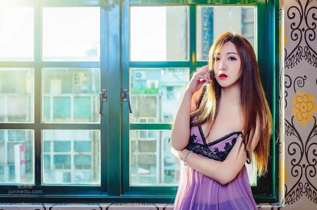 簡優優- 胸前飽滿乳香四溢 23