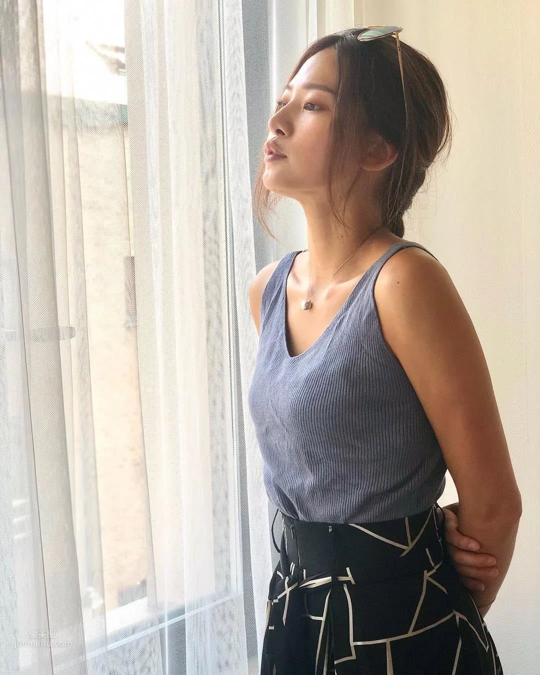 Elegant Goddess "Lynn Lin Yu" a Pair of Incredible Long Legs So Eye-Catching photo 6