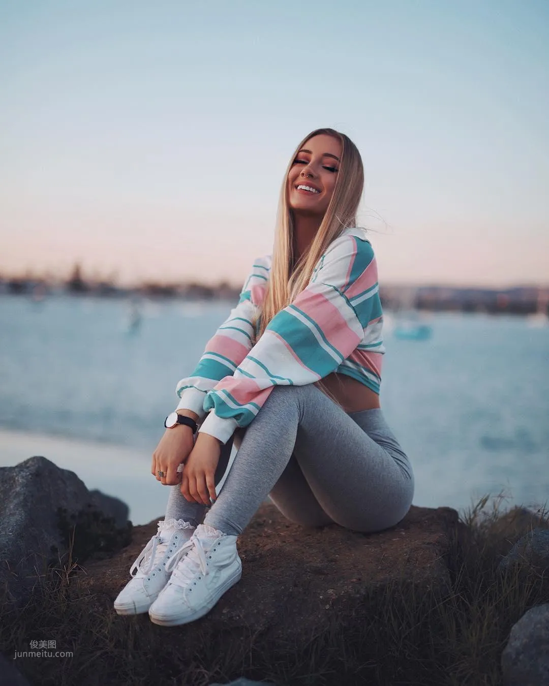 Aspen Mansfield- 學院派女神「性感小蠻腰」充滿誘惑 36