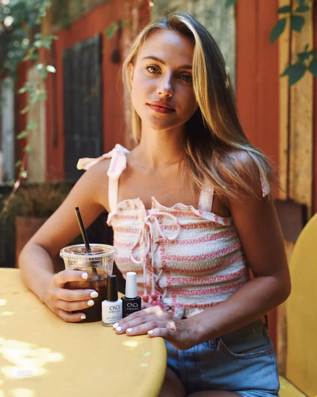 Charlotte McKee, Girlfriend-Type Beauty Tugs at Your Heartstrings photo 22