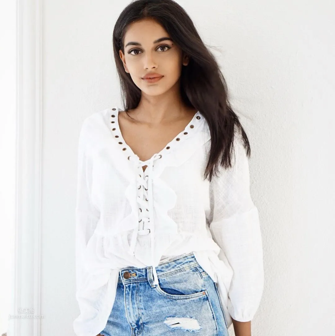 Banita Sandhu- 印裔英國美女私房照 1