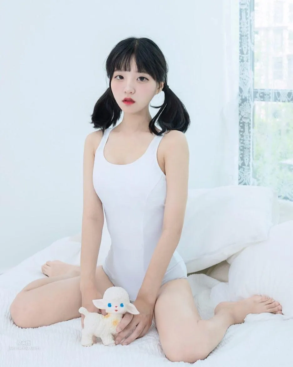 韩模JenJen- 画公仔画出心口_24
