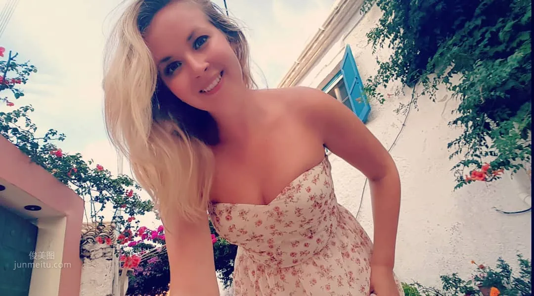 Valeriya Asmr, Girl Who Likes to Play with Milk photo 13