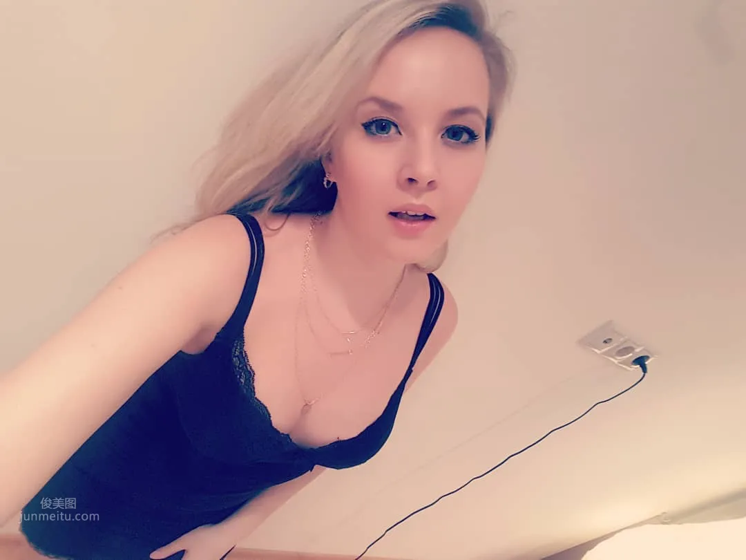 Valeriya Asmr, Girl Who Likes to Play with Milk photo 8