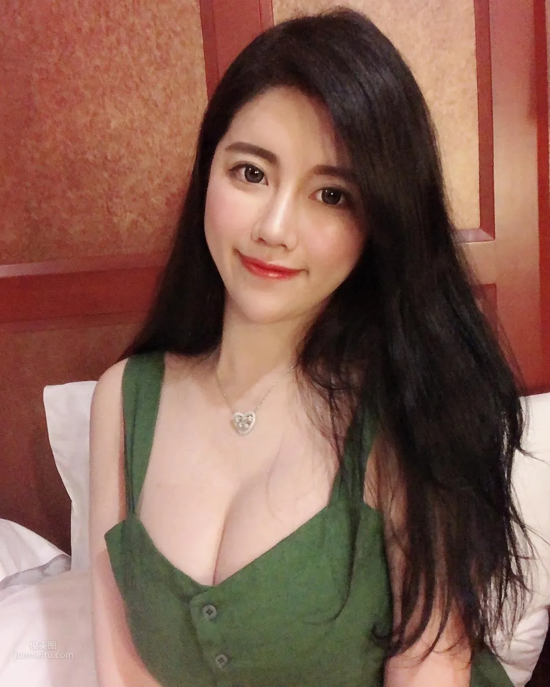 鹿芷绮- 愛喝牛奶的妹子自帶豐沛乳量 12