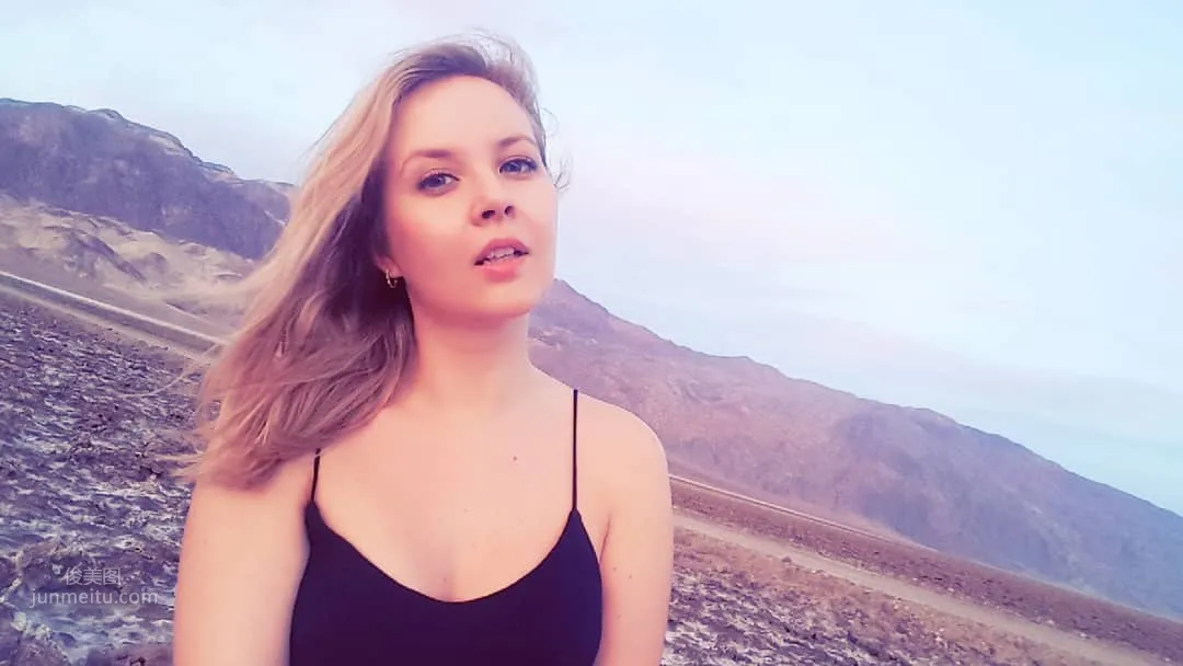Valeriya Asmr, Girl Who Likes to Play with Milk photo 10