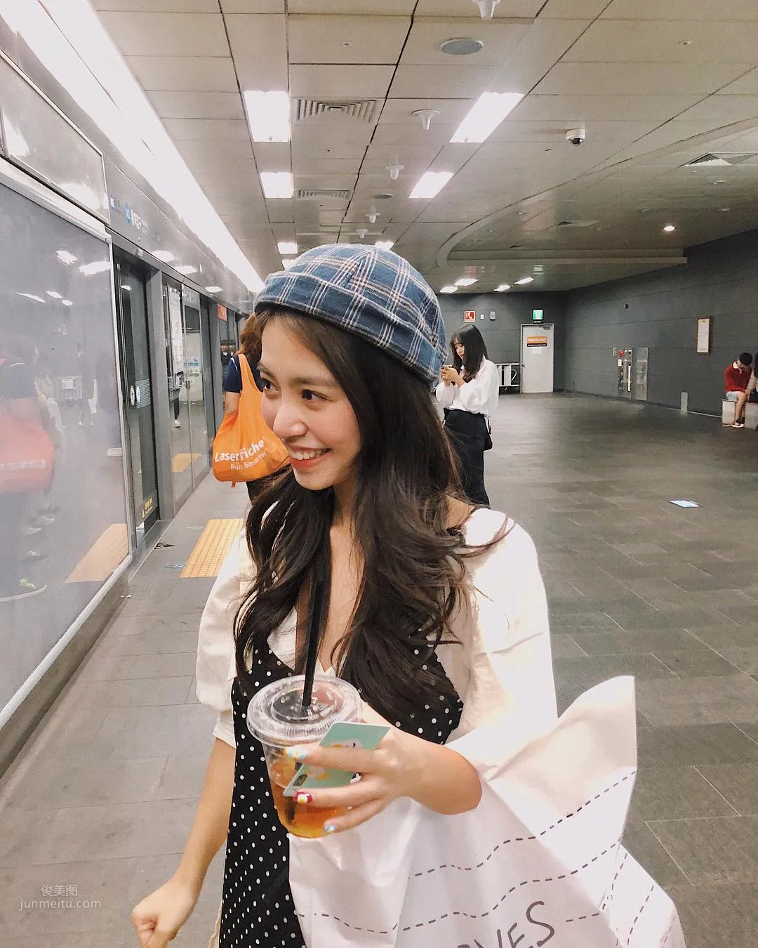 Vietnamese Girl Group Member Super Cute Man Tien photo 3