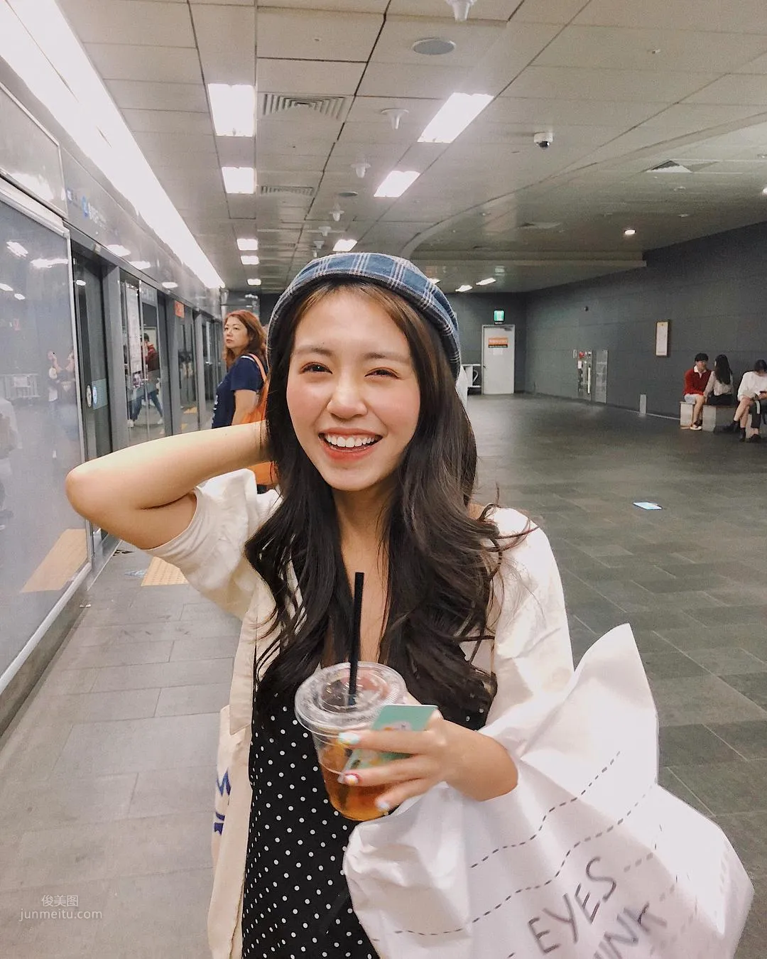 Vietnamese Girl Group Member Super Cute Man Tien photo 5