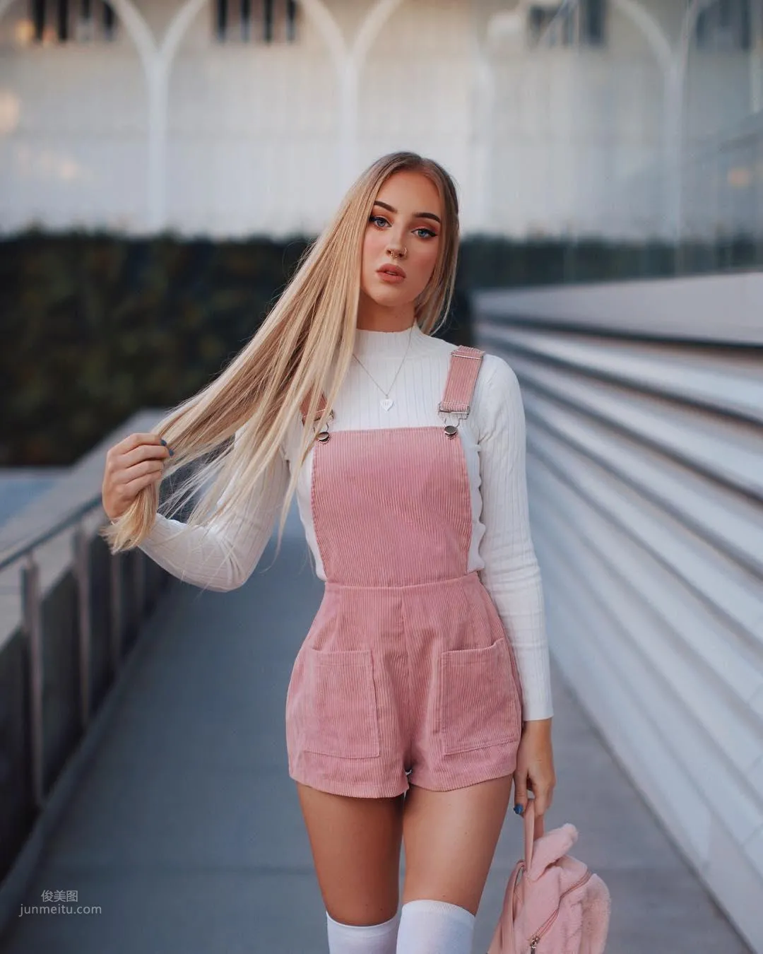 Aspen Mansfield- 學院派女神「性感小蠻腰」充滿誘惑 32
