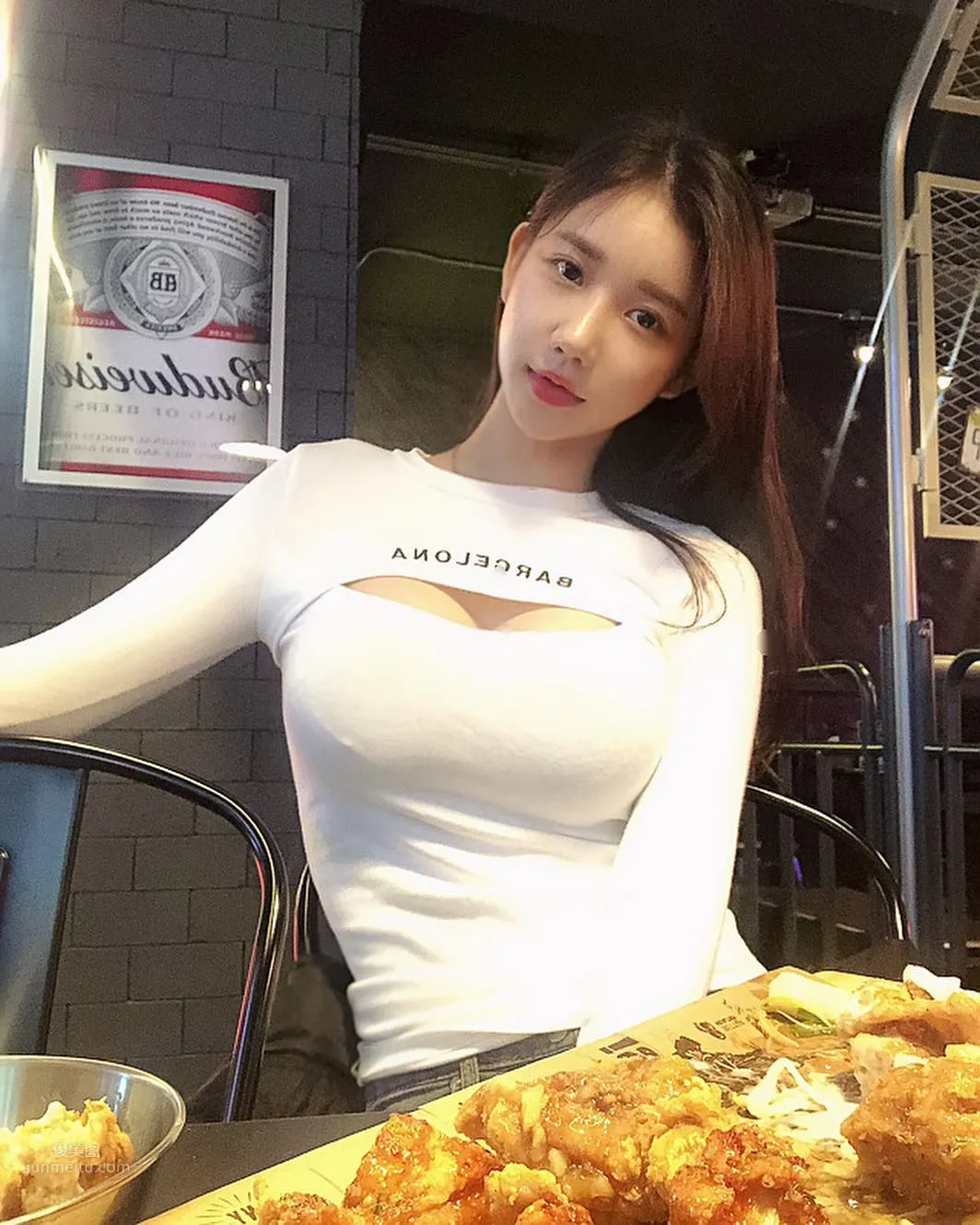 漂亮的韓國姐姐2km2km，她請吃飯你會拒絕麼? 33