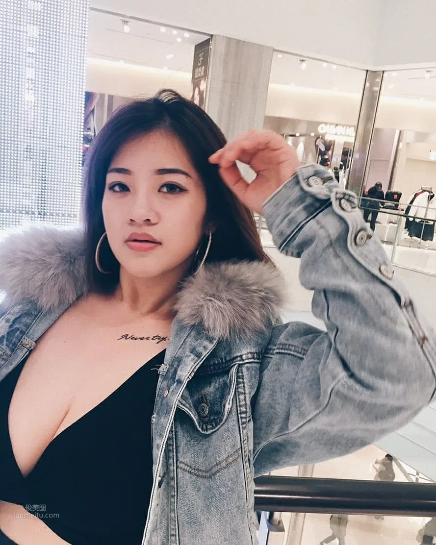 Chole Beibei, 17-Year-Old Streamer's Huge Figure photo 10