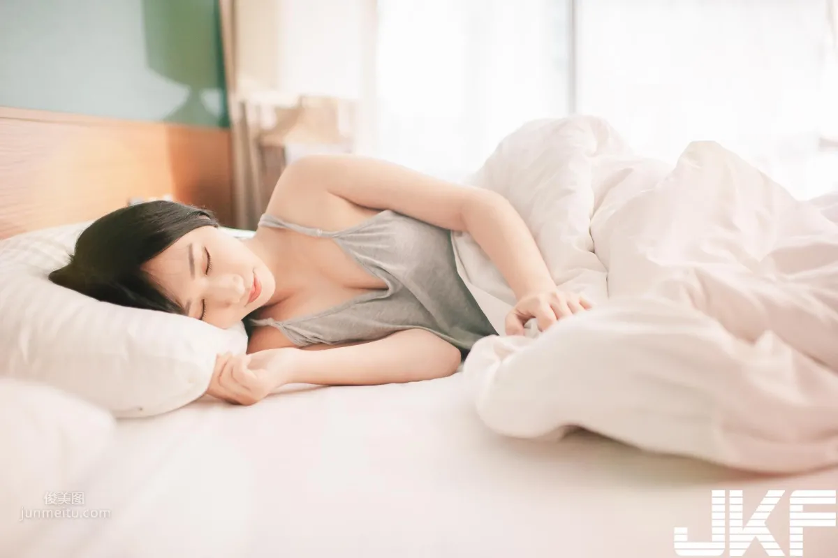 甜美正妹「又又」的青春美体，原汁原味女友感的诱惑之味！_0
