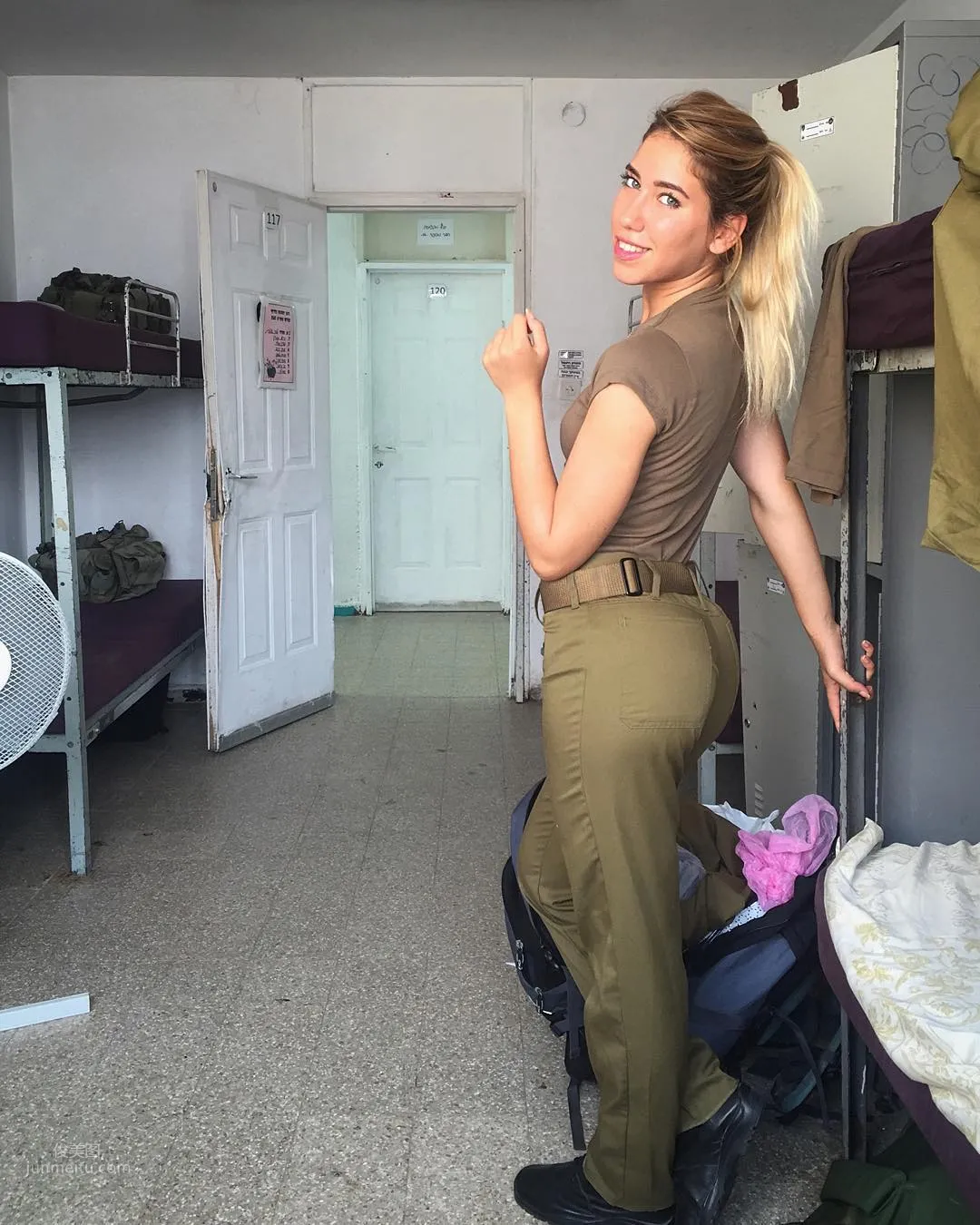 Maayan Peri - Sports Beauty Trained Round and Perky Curves photo 2