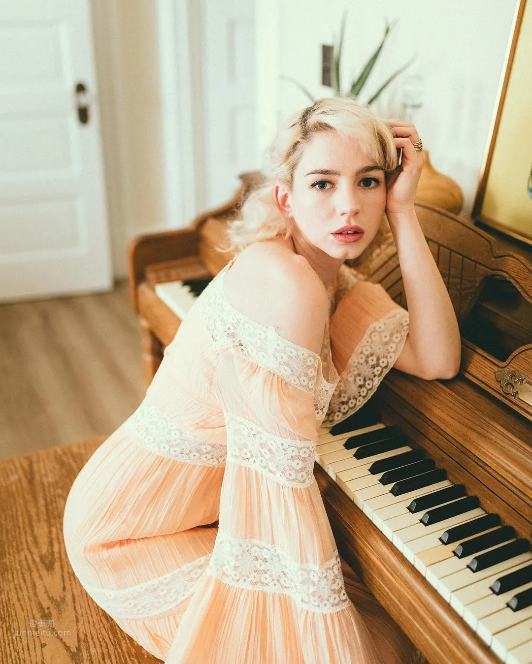 Haley Warr - Angel Beauty with 'Too Much Charm', You Get Addicted Before You Know It photo 35