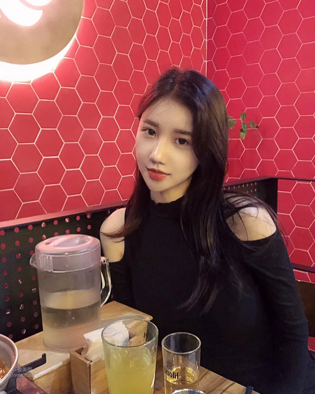 漂亮的韓國姐姐2km2km，她請吃飯你會拒絕麼? 37